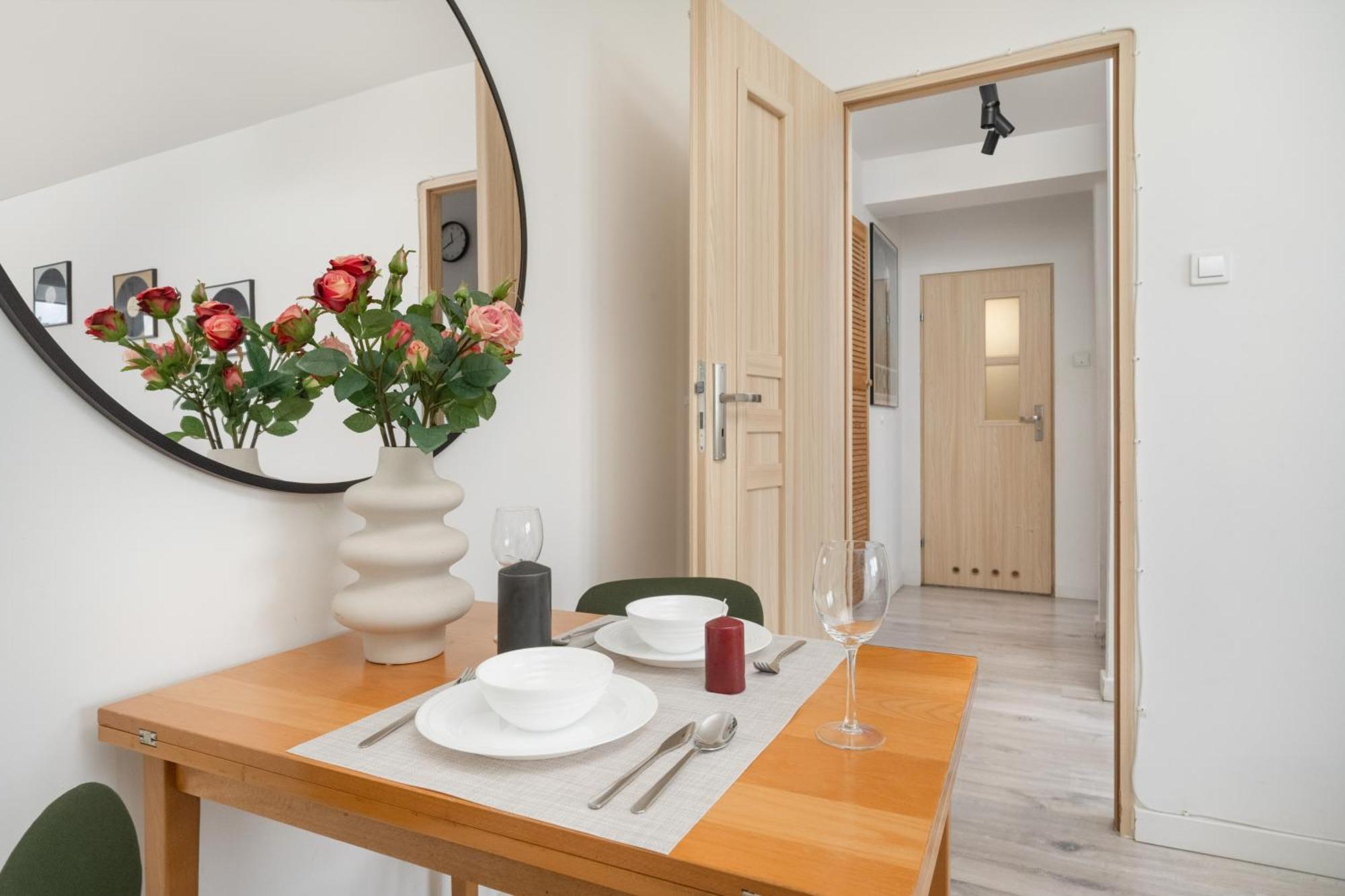 Cozy Apartment For 4 People In Wroclaw By Noclegi Renters Екстер'єр фото